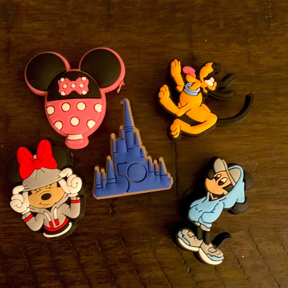 Croc charms